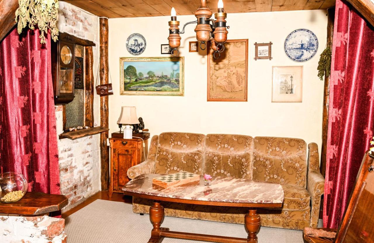 Idilliska Latgaliesu Lauku Maja Ar Melno Pirti Villa Aglona Exterior photo